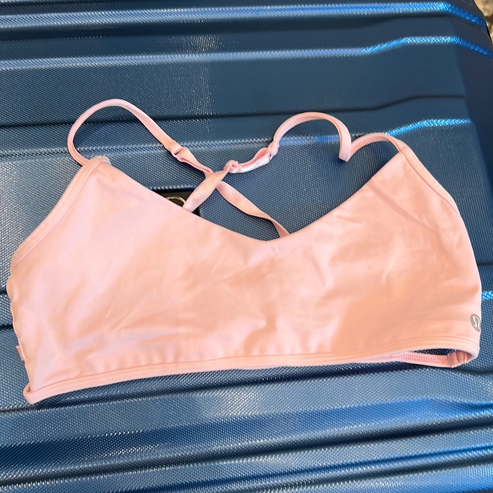Its an older model. Size 8 but fits like a 2/4